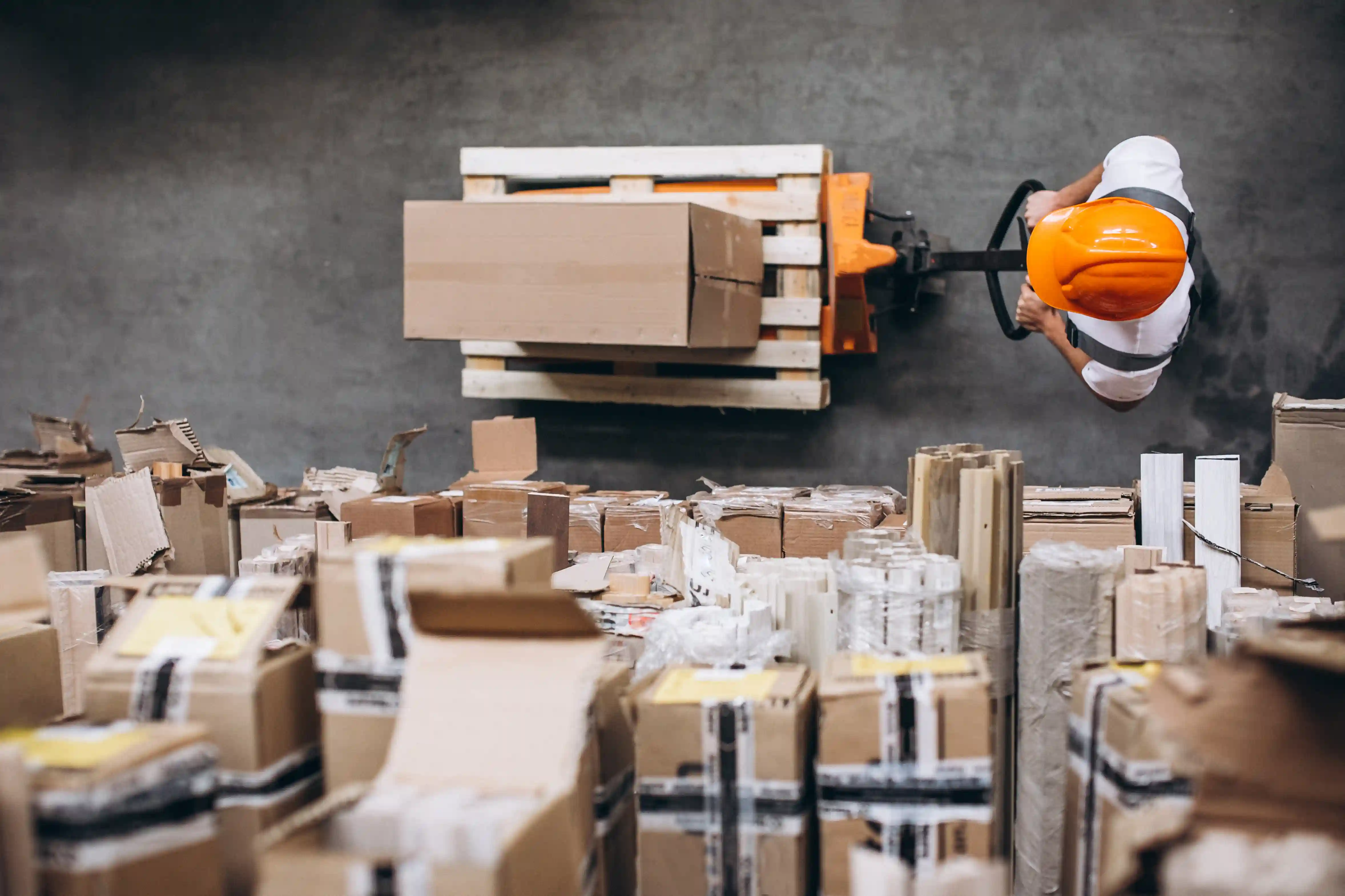 Producción industrial vs importación: qué modelo conviene más